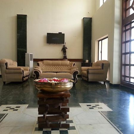 Sriperumbudur Paramount Inn מראה חיצוני תמונה