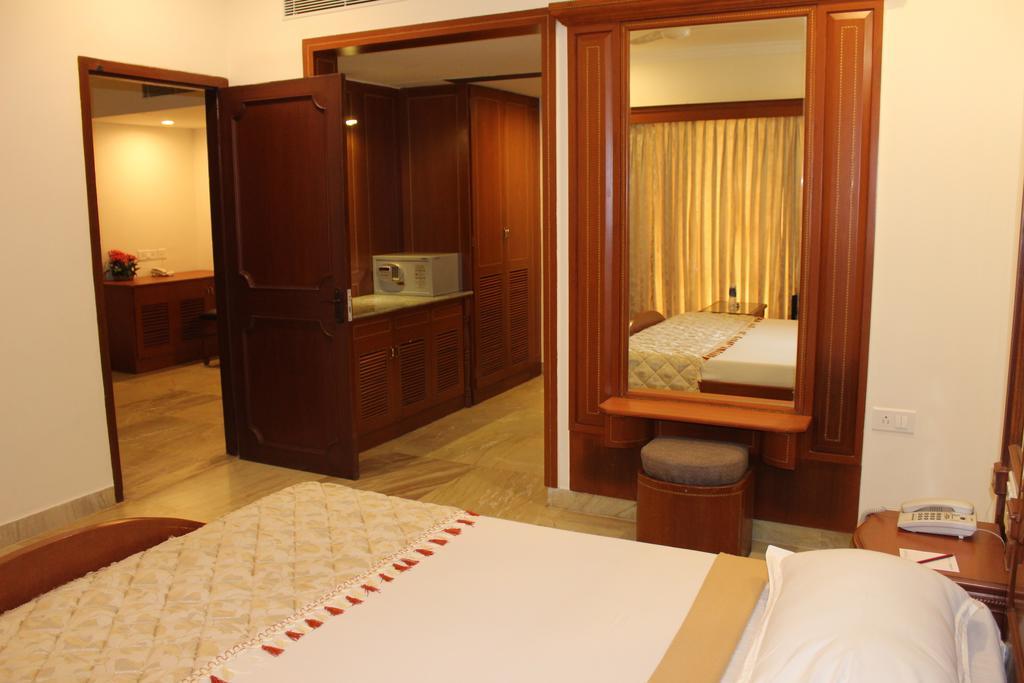 Sriperumbudur Paramount Inn מראה חיצוני תמונה