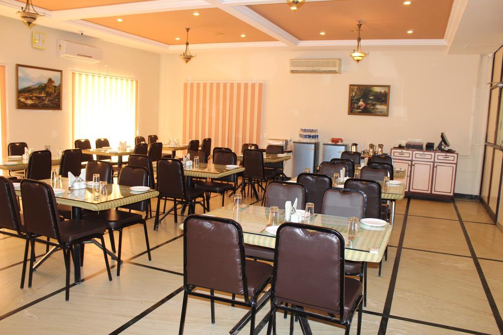 Sriperumbudur Paramount Inn מראה חיצוני תמונה
