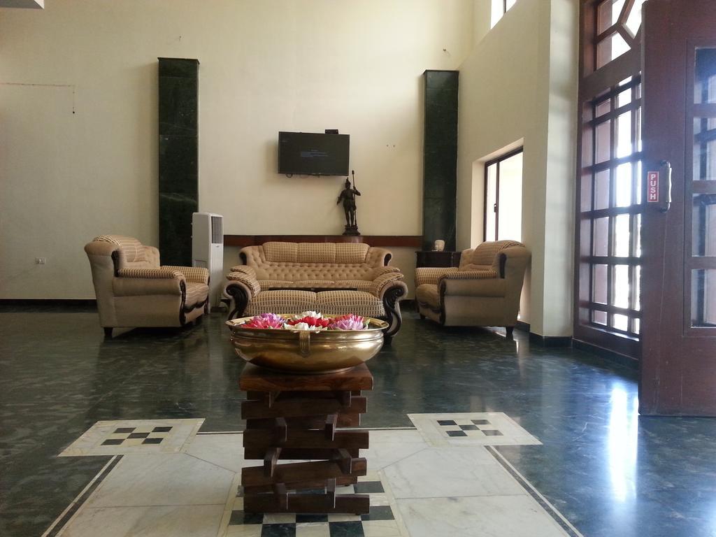Sriperumbudur Paramount Inn מראה חיצוני תמונה